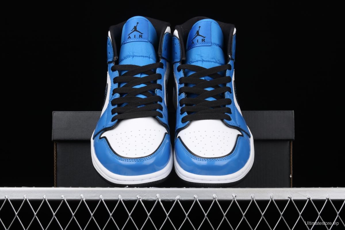 Air Jordan 1 Mid varnished leather white blue two-dimensional small lightning Zhongbang basketball shoes DD6834-402